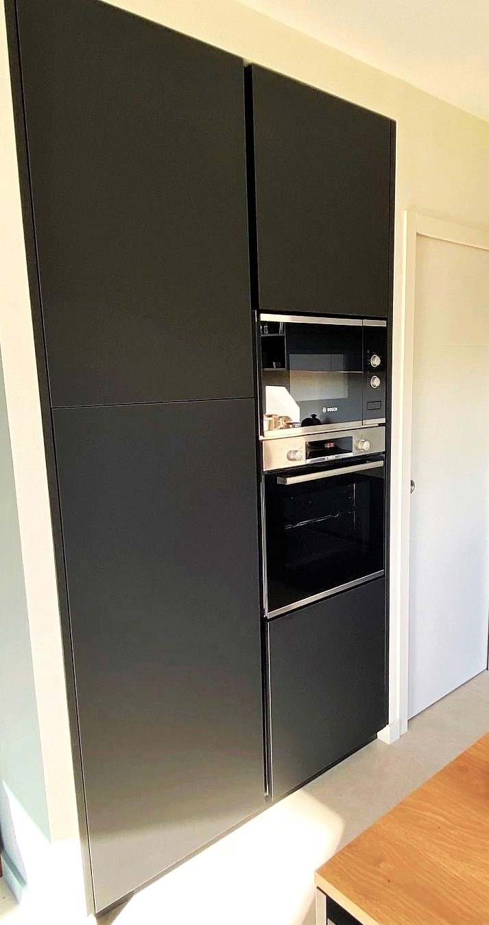 Colonne réfrigérateur et four encastré ARMONY CUCINE dans cuisine moderne Sucé-sur-Erdre